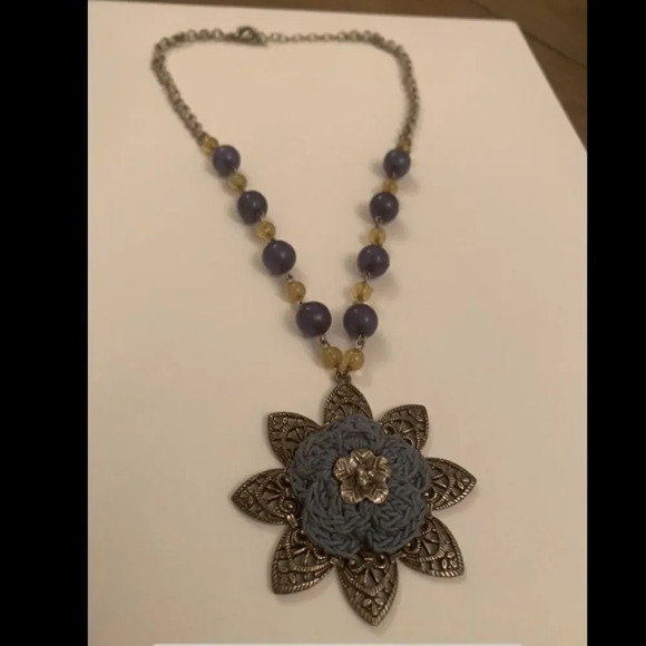 Flower Necklace  - Picture 1 of 3